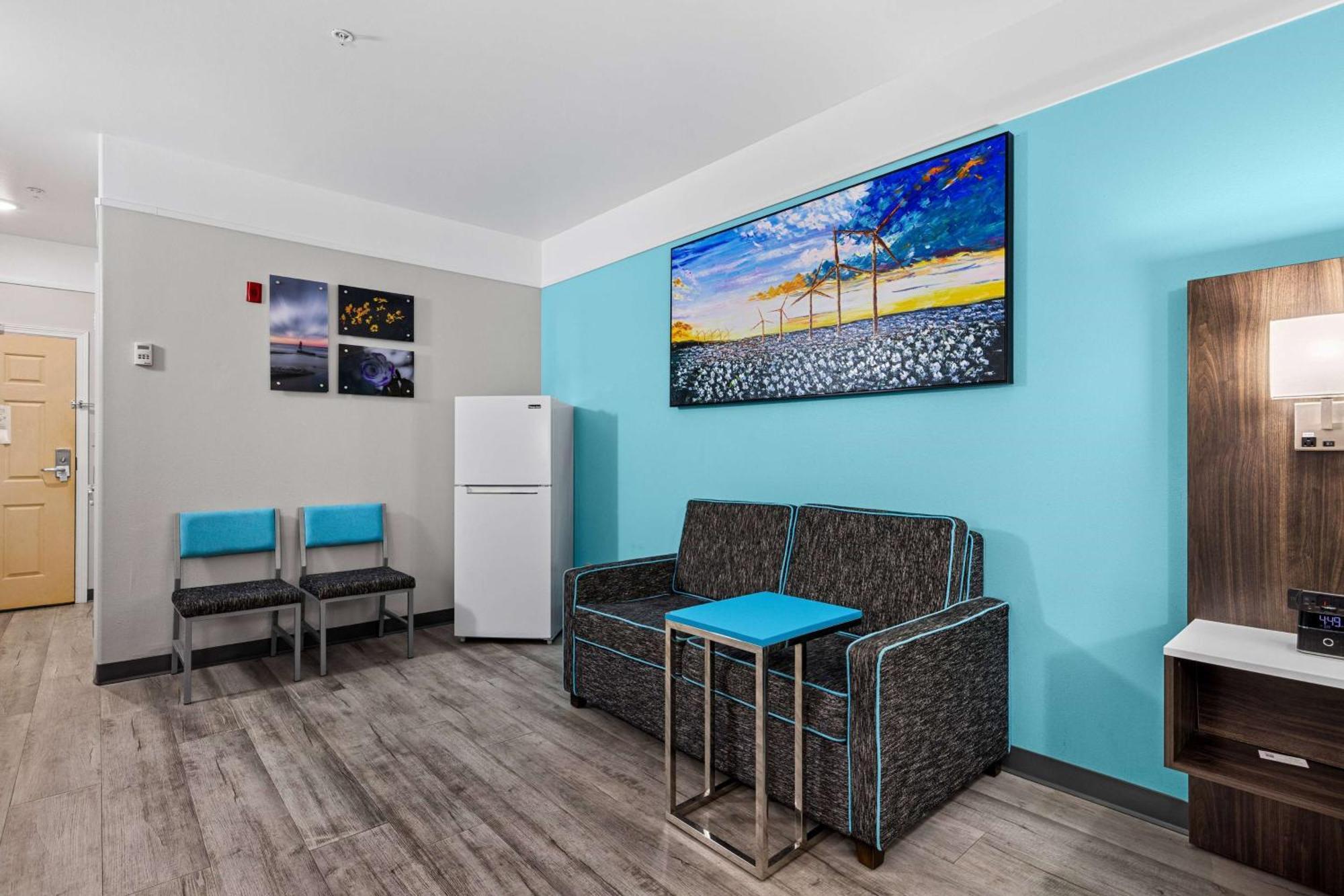 La Quinta Inn Suites By Wyndham Raymondville Harlingen Exterior photo