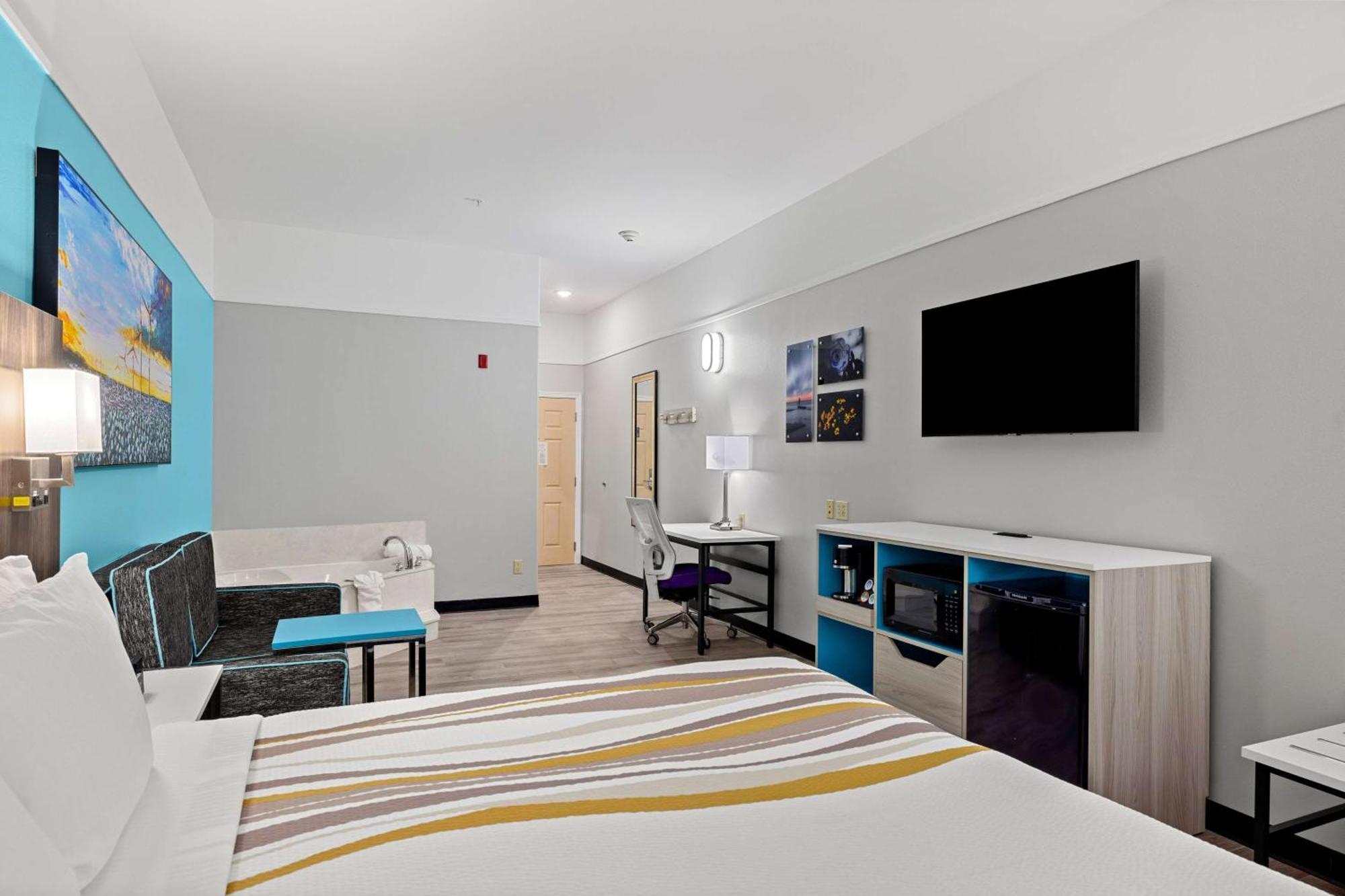 La Quinta Inn Suites By Wyndham Raymondville Harlingen Exterior photo