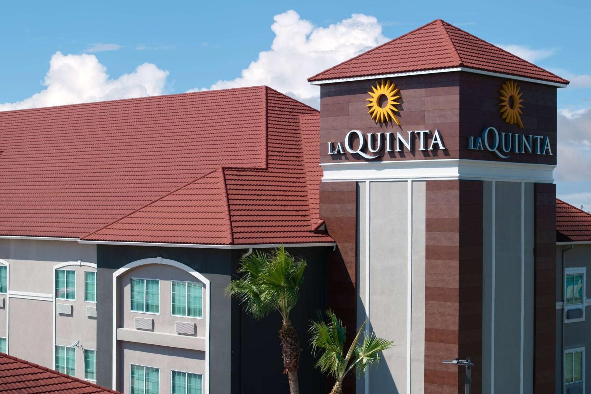 La Quinta Inn Suites By Wyndham Raymondville Harlingen Exterior photo